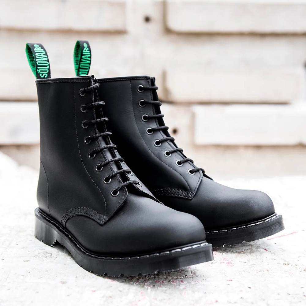 Solovair Classic 6 Eye Derby Boot in Greasy Black (UK 6 / US 7)